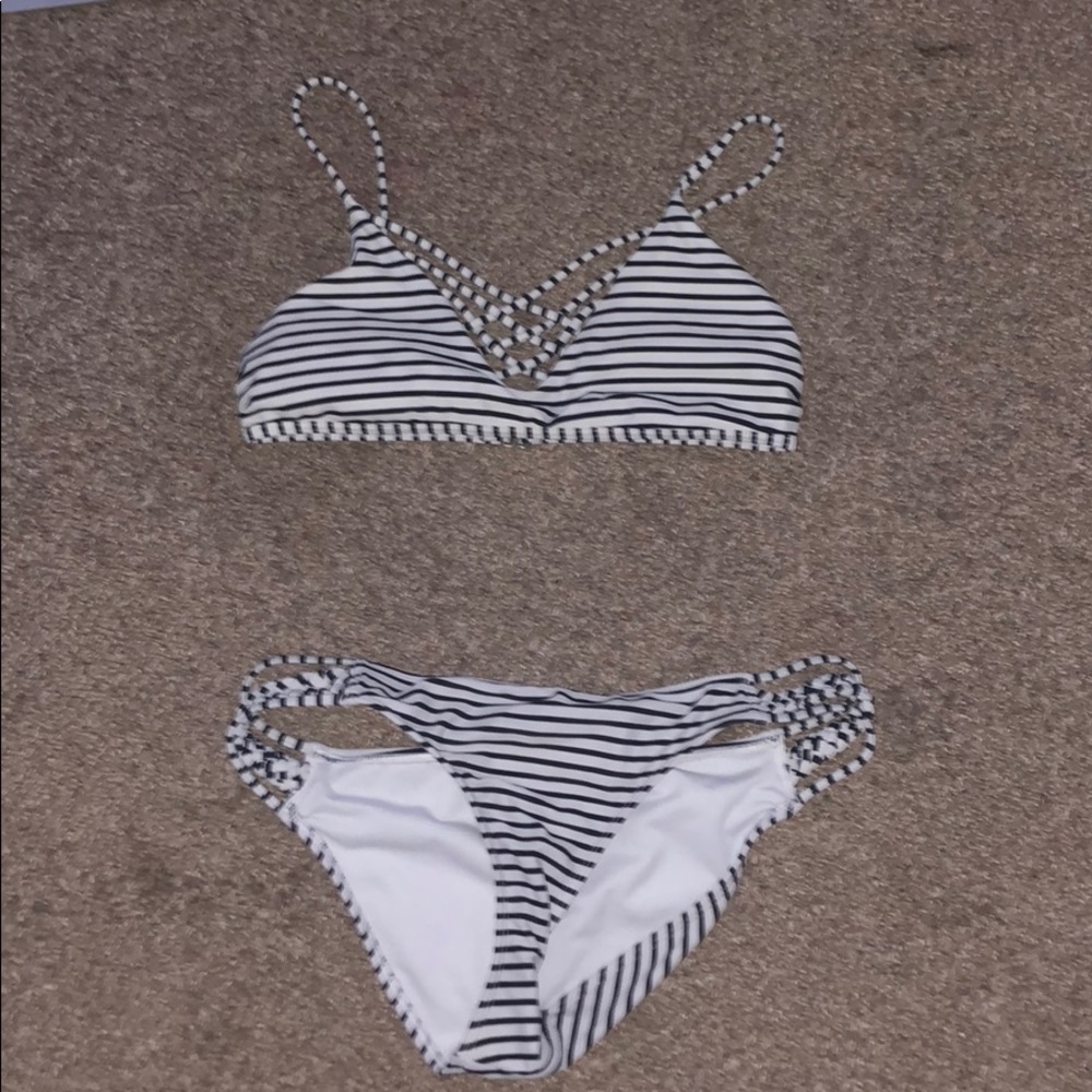 black and white striped bikini set